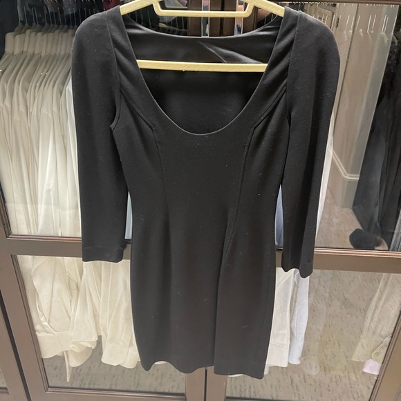 Diane Von Furstenberg Classic Black Dress 3/4 sleeve Sheath dress Used. - Picture 3 of 4